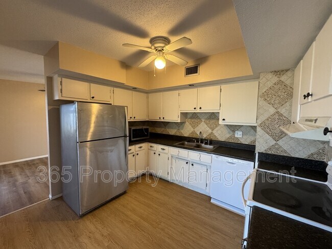 Building Photo - 2379 Conway Blvd