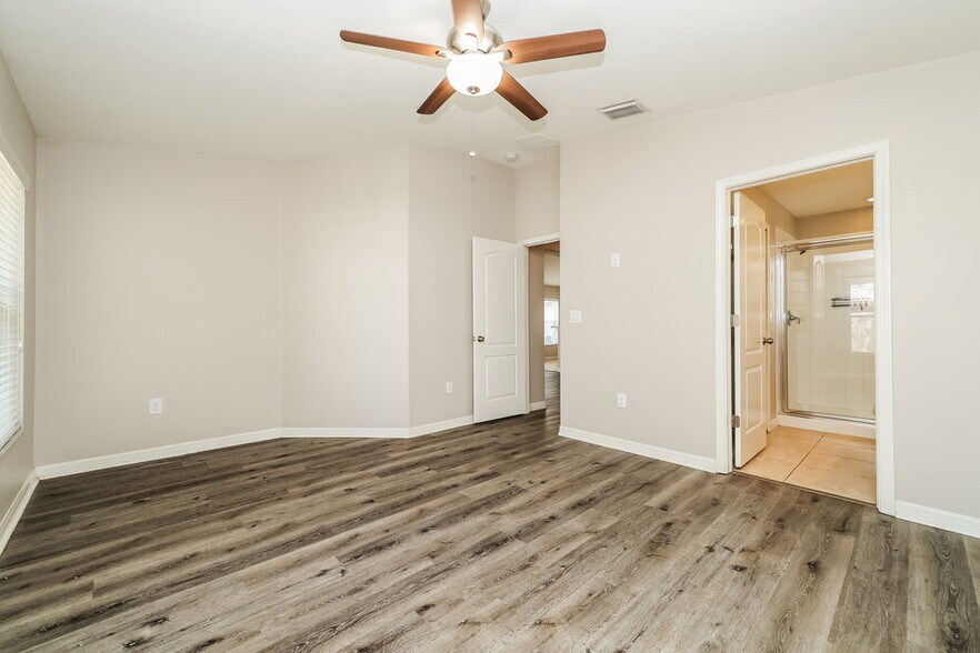 Building Photo - 7338 Lumber Port Dr