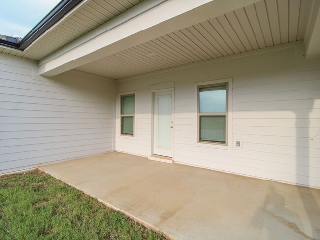 Building Photo - NEW Townhome in excellent location! MOVE I...