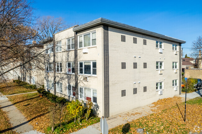 Building Photo - 2700-2702 W Pratt Ave