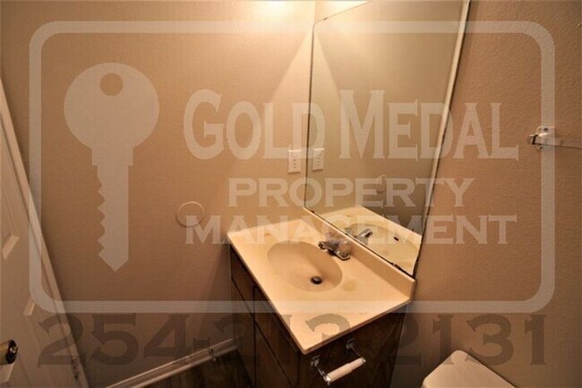 Building Photo - Spacious & affordable 3-bed, 2.5-bath! - Now Available for Rent!