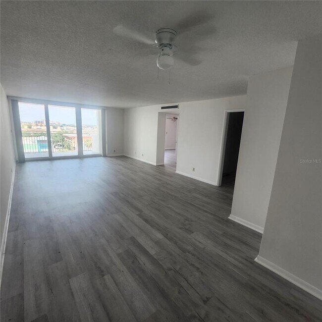 Building Photo - 675 S Gulfview Blvd