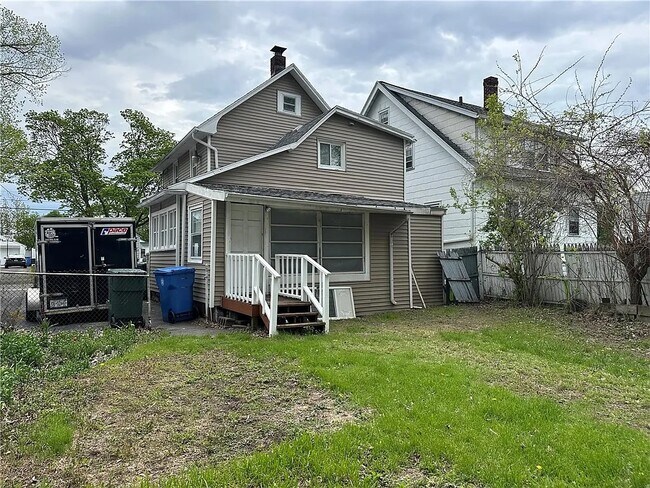 Building Photo - 53 Roser St