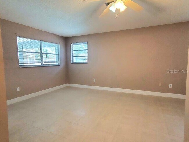 Building Photo - 910 Santa Brigida Ct