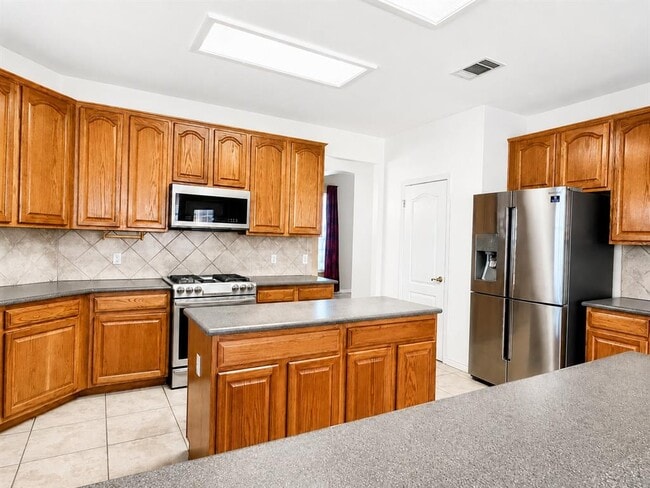 Building Photo - 9412 Lightwood Cove