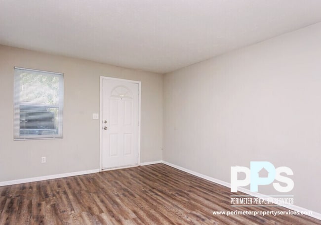 Building Photo - 1126 Maple St