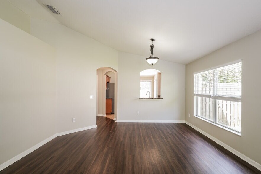 Building Photo - 18114 Cypress Bay Pkwy