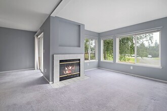 Building Photo - 3 Bedroom and 2.5 Bath Townhouse