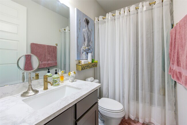 Building Photo - 1815 Longcroft Ln