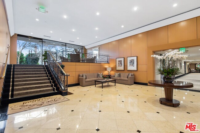 Building Photo - 211 S Spalding Dr