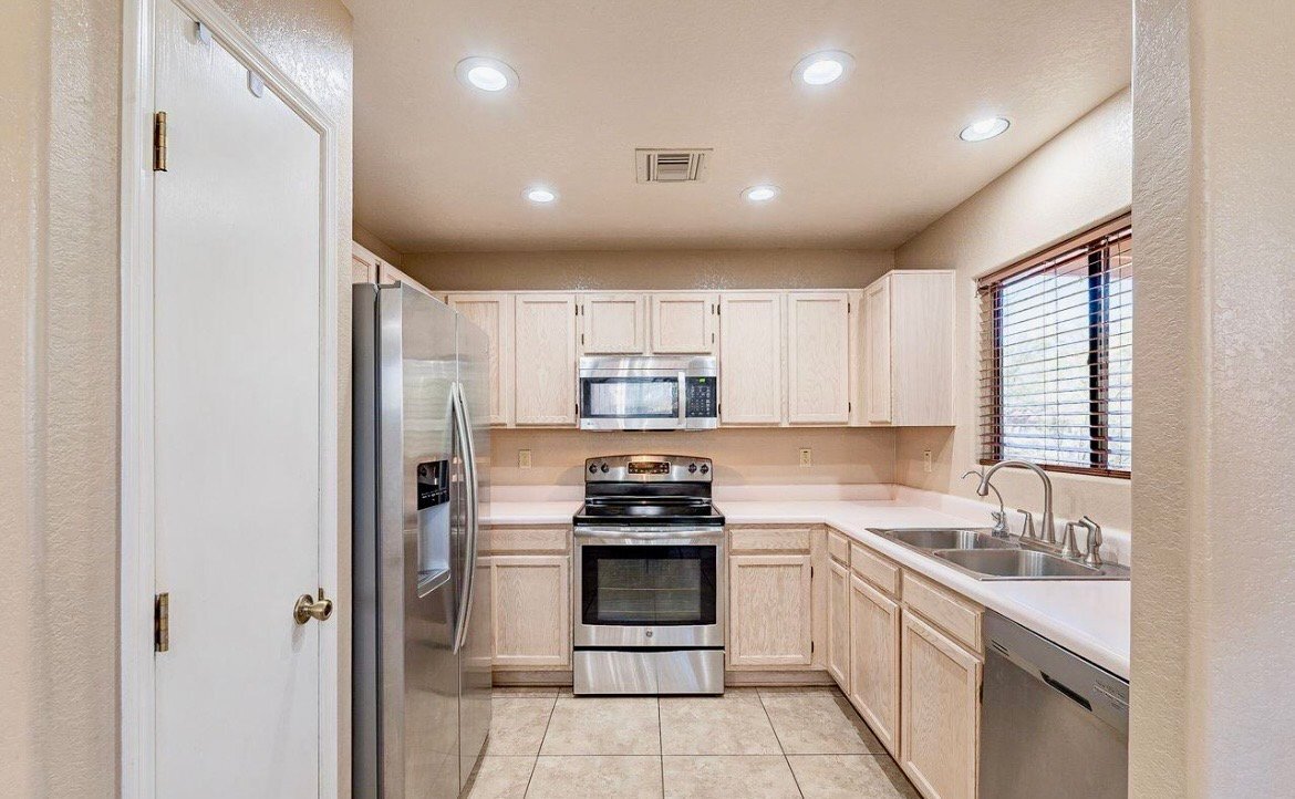 Building Photo - 8527 N Spring Creek Dr