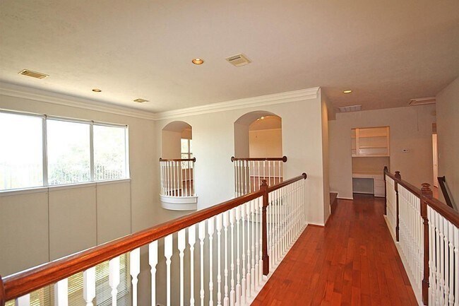 Building Photo - 3018 Ravensport Dr