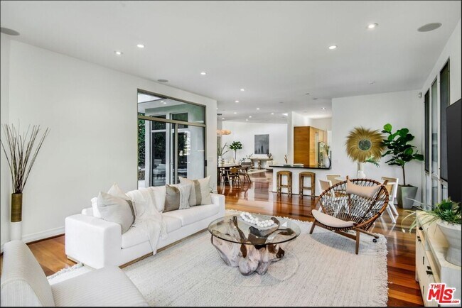 Building Photo - 3685 Mandeville Canyon Rd