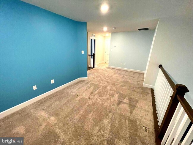 Building Photo - 33789 Freeport Dr