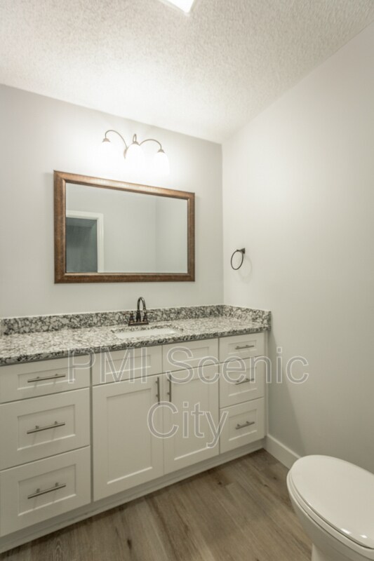 Building Photo - 508 Briar Park Ln