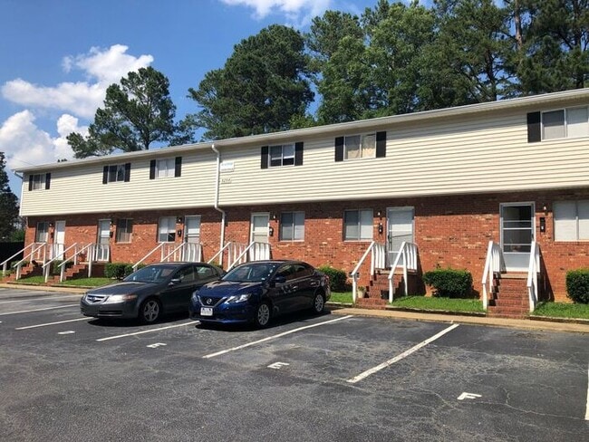 Primary Photo - 1212 Chesterfield Ave
