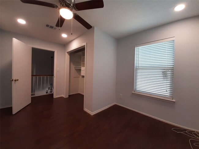 Building Photo - 8 Fawnchase Ct