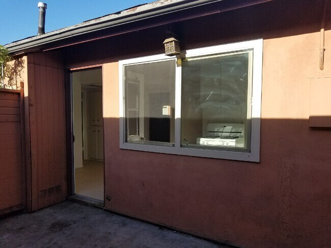 Building Photo - 9009 Tobias Ave