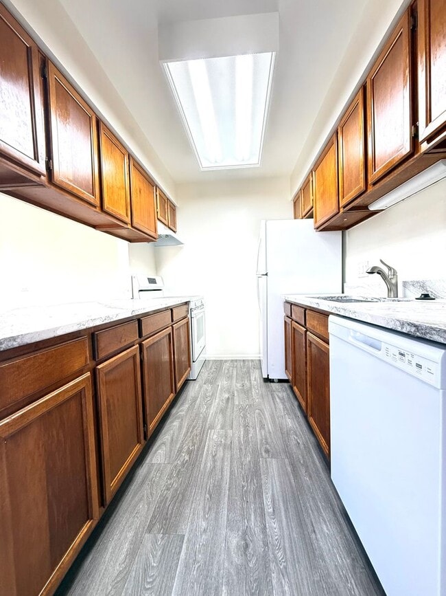 Building Photo - 8460 Everett Way