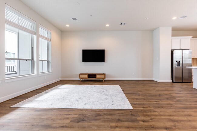 Building Photo - 2802 Grand Fountains Dr