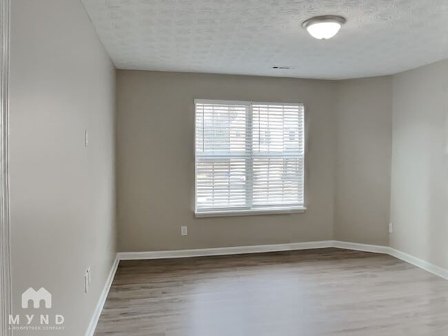 Building Photo - 3302 Summer Brooke Ln