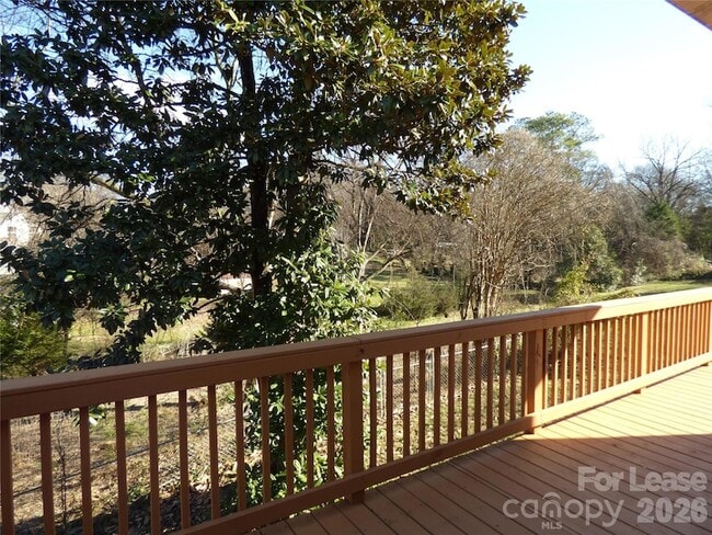 Building Photo - 70 Crowell Dr NW