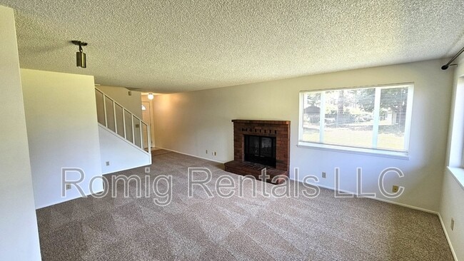 Building Photo - 1602 SE 145th Ct