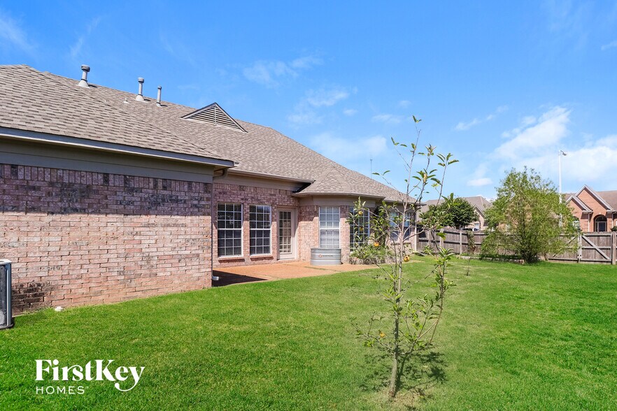 Building Photo - 8181 Short Grass Cove