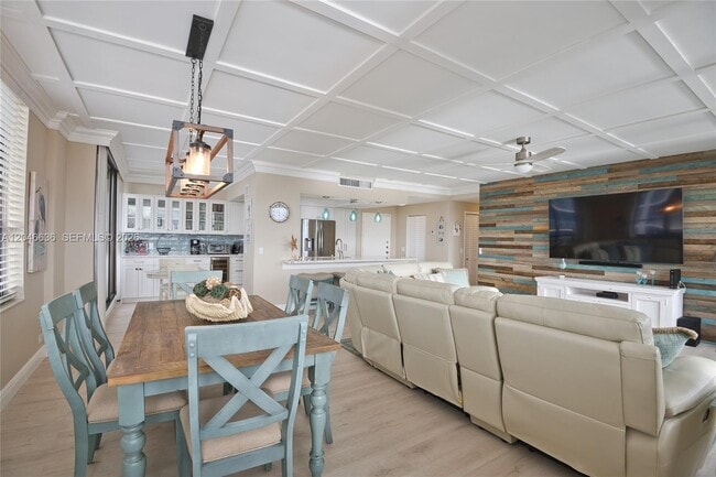 Building Photo - 3505 S Ocean Dr
