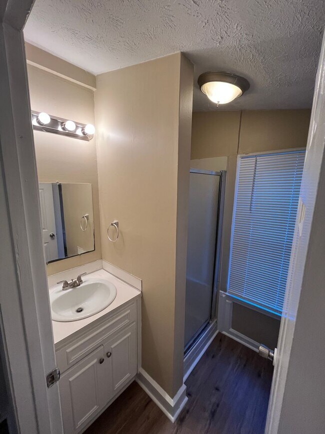 Building Photo - **UPCOMING**East Columbus 3 bedroom/2 bathroom Home for Rent***
