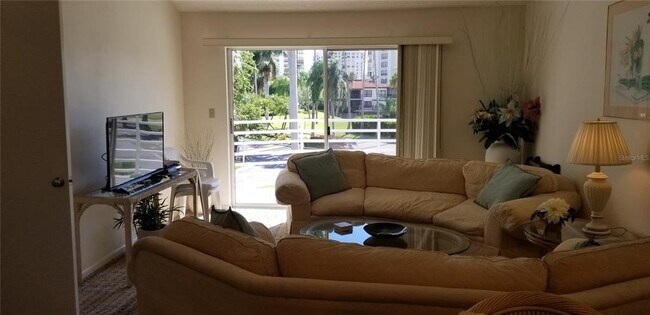 Building Photo - 6047 Bahia Del Mar Blvd S