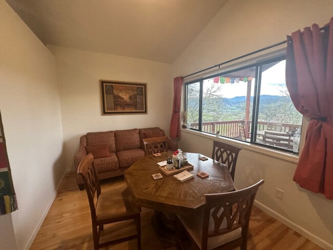 Building Photo - 539 Hatfield Dr