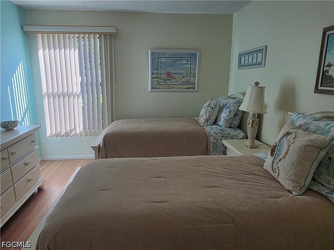 Building Photo - 7105 Quail Run Ct W