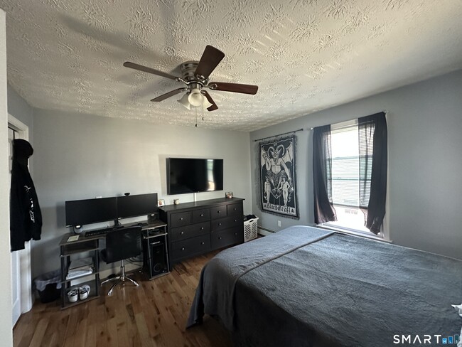 Building Photo - 7 Allen St