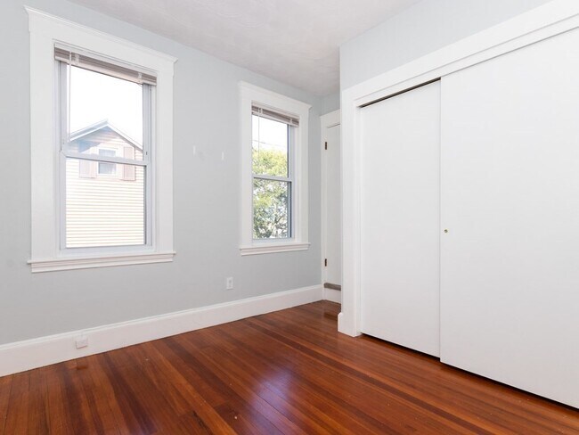 Building Photo - 65 Waldeck Rd