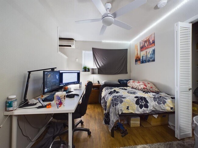 Building Photo - 304 E 33rd St