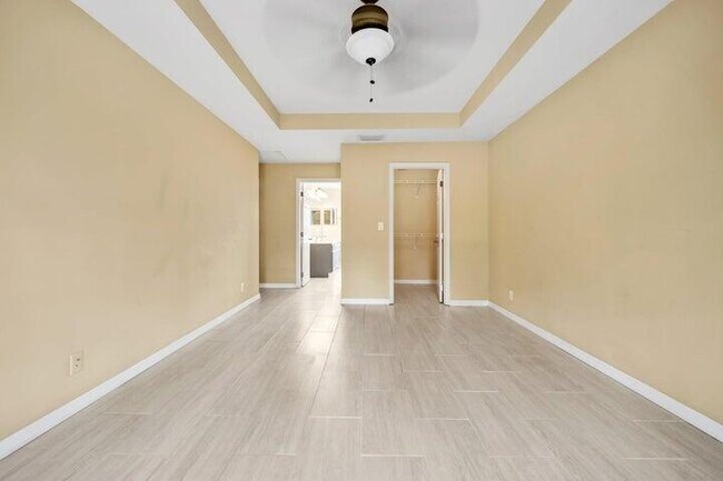 Building Photo - 1355 SW Porter Rd