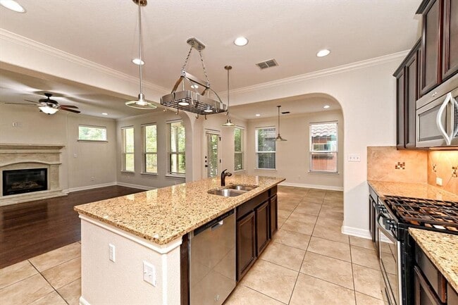 Building Photo - 12124 Terraza Cir
