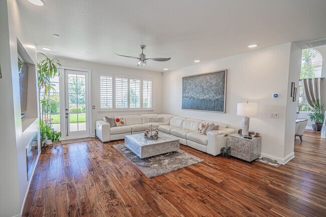 Building Photo - Expansive 5-Bedroom Home with Spa & Solar ...
