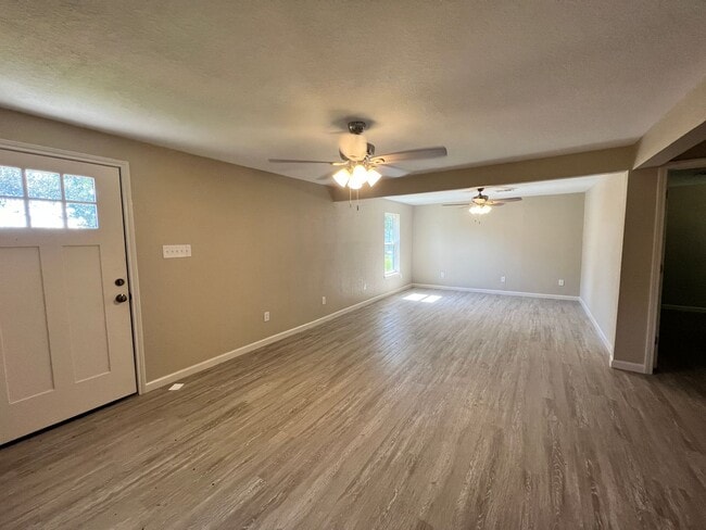 Building Photo - House For Rent in SE Lake Charles