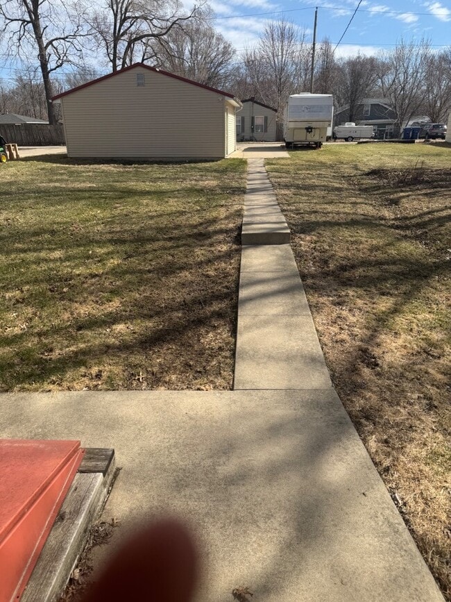 Building Photo - Charming 2-Bedroom House Bettendorf