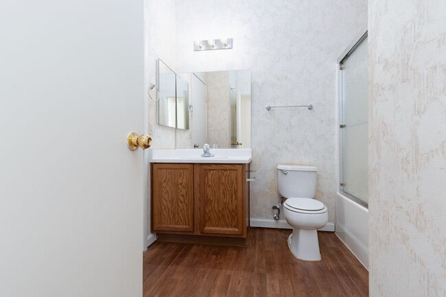 Building Photo - Two bedroom townhome with garage in gated ...