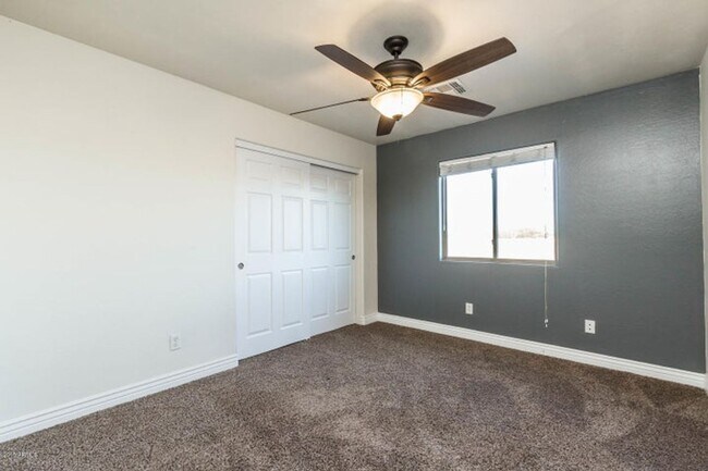 Building Photo - Charming 5 Bed 3 bath Home in Avondale