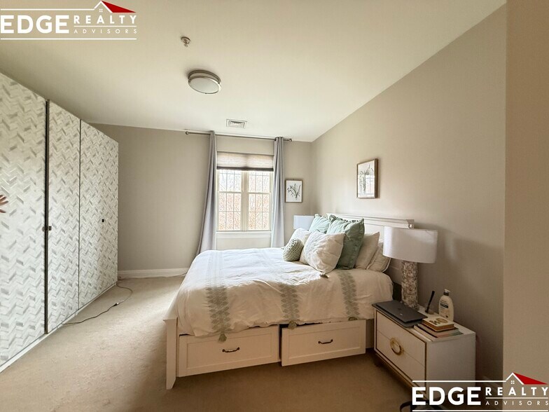 Building Photo - 59 Walpole St