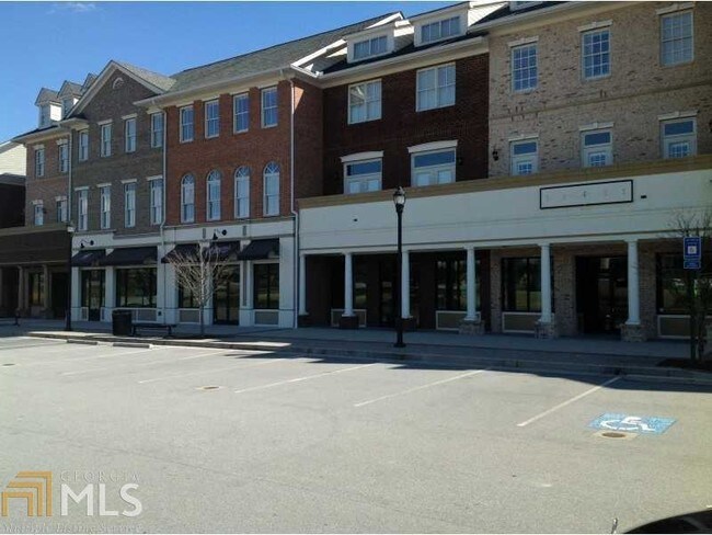 Building Photo - 15 Buford Village Walk