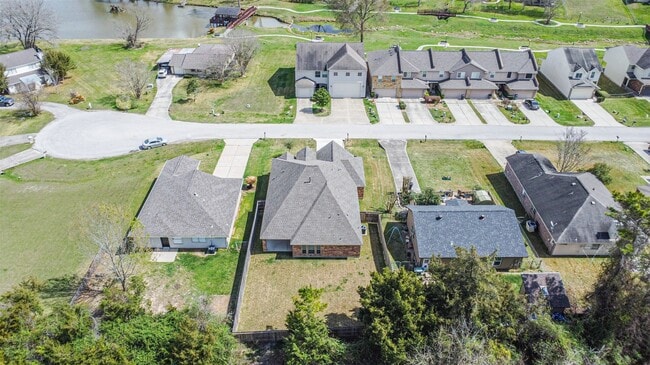 Building Photo - 419 Lazy Ln