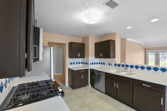 Building Photo - 9230 Eaglewood Spring Dr