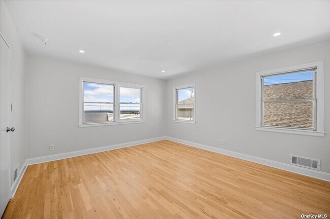 Building Photo - 2000 Ocean Blvd