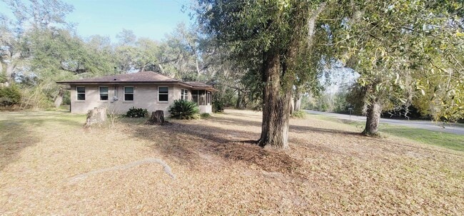 Building Photo - 11 Trails End Rd