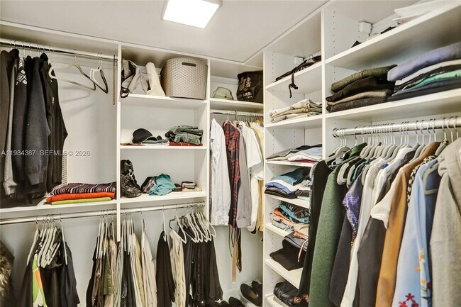 Building Photo - 400 Alton Rd